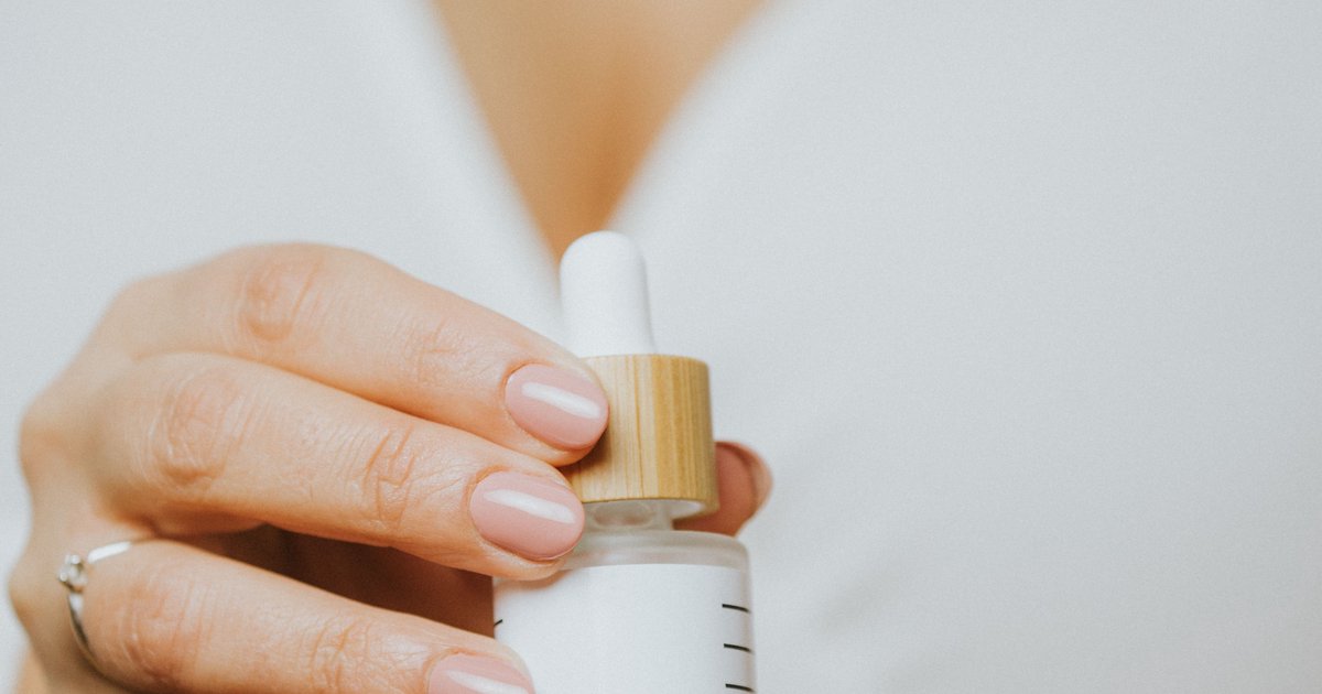 Serum do twarzy nawilżające – najlepsze produkty