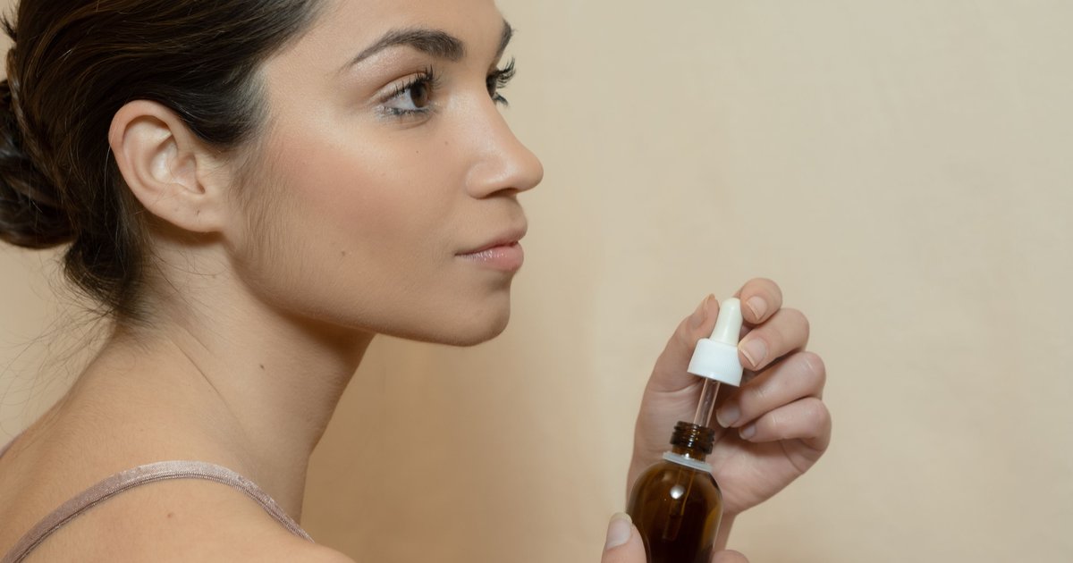 Serum do twarzy naturalne – ekologiczne marki